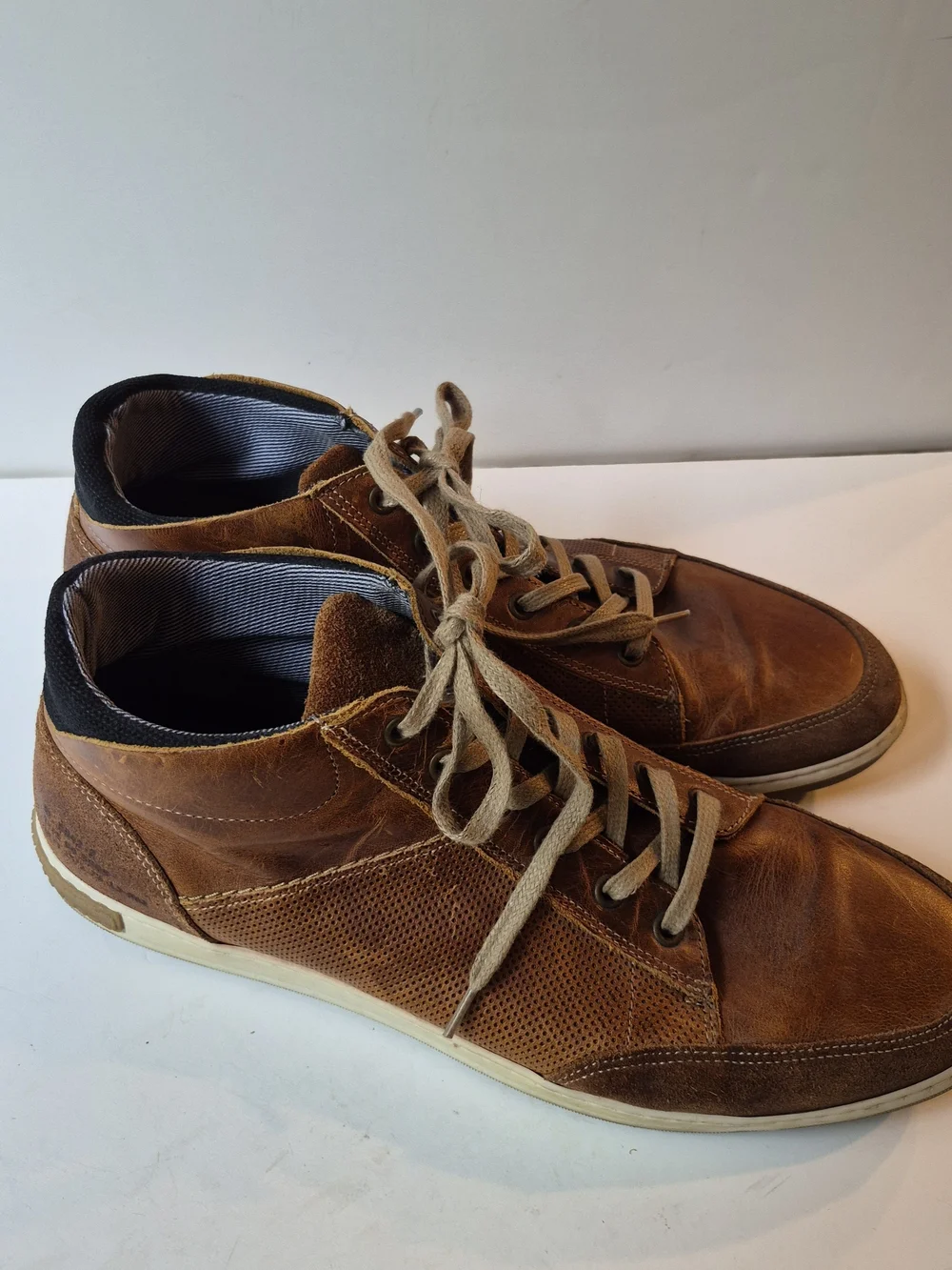 Men's Brown Leather Chukka Boots with Lace Closure